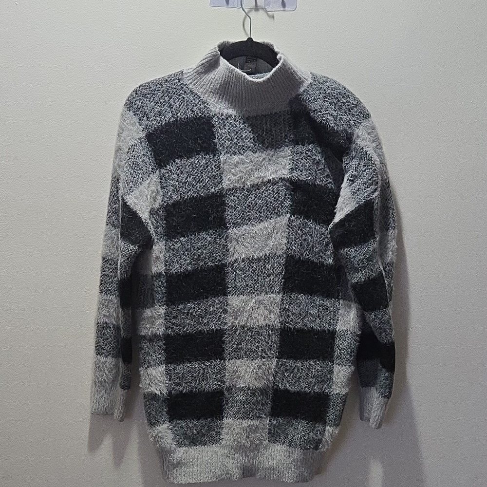 Forever 21 Black and Gray Turtleneck Sweater